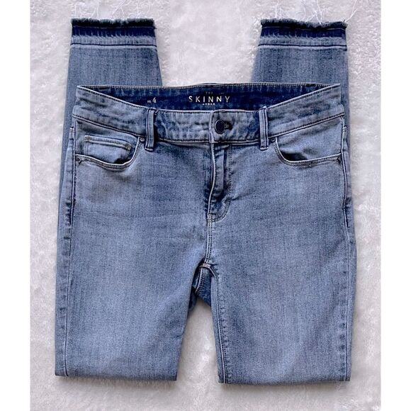 White House Black Market WHBM Released-Hem Skinny
Ankle Jeans, Size 4 - Picture 5 of 16